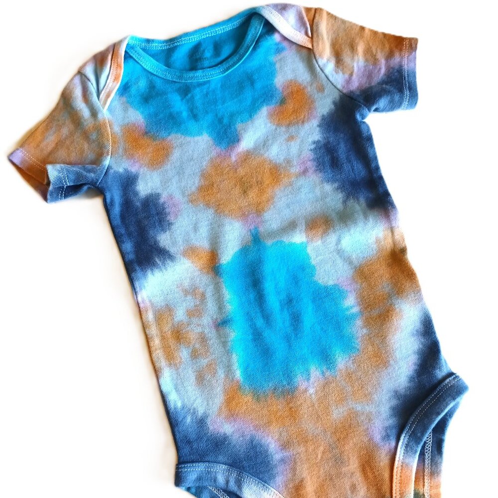 Tie Dye Baby Bodysuit in Blue Orange Pastel Pink Colorburst Pattern 18 Mos NWT